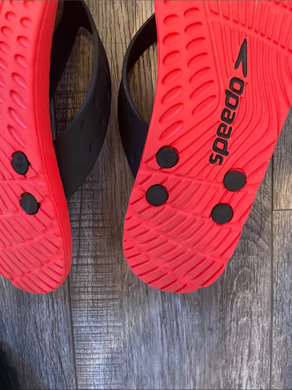 Speedo Men’s Red and Black Textured Foam Flip-Flops  size 13 - Picture 4 of 5